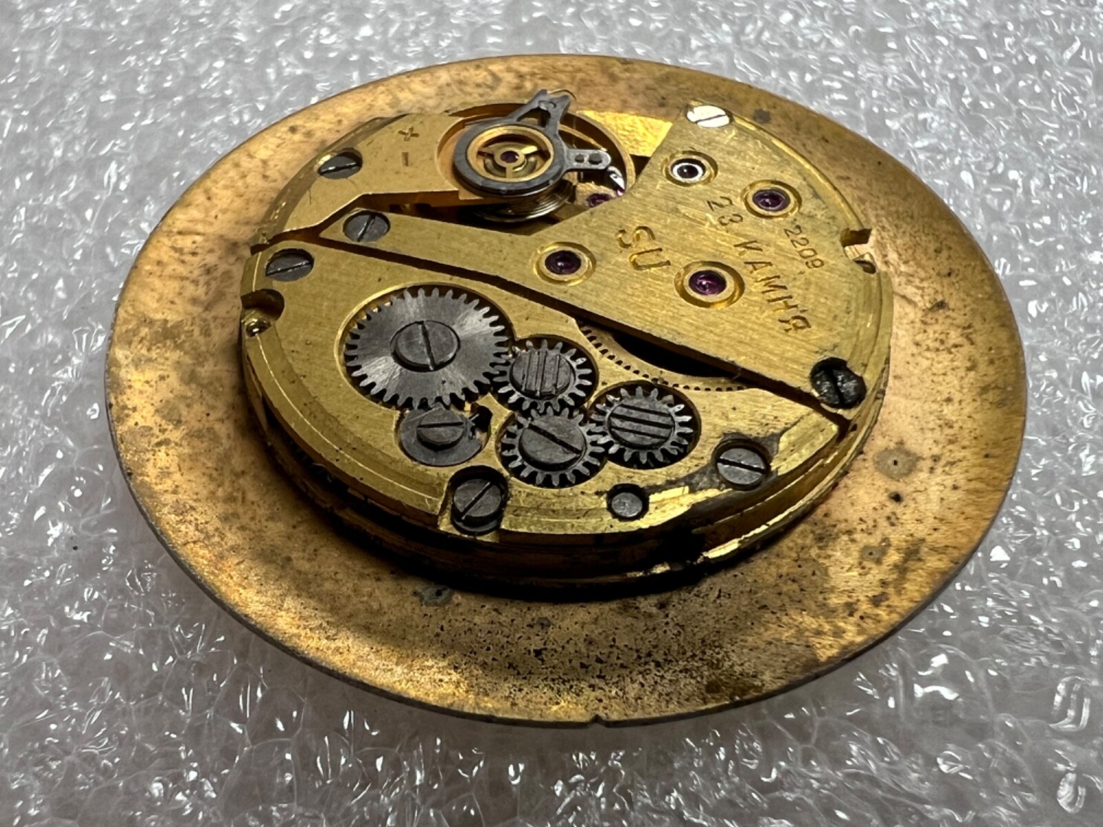 USSR LUCH movement 2209 caliber Gold Plated watch mechanism. FOR PARTS .