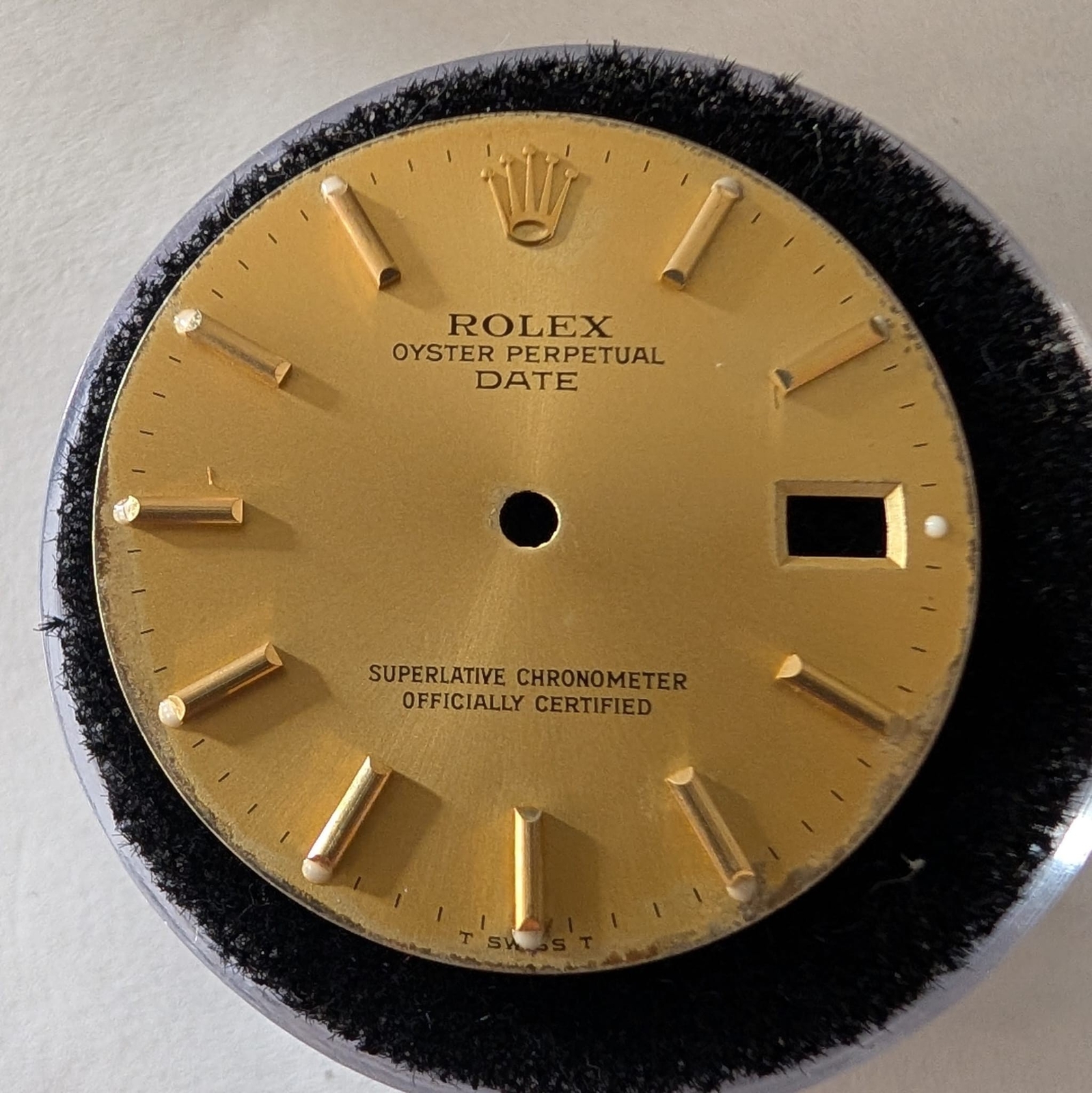ROLEX OYSTER PERPETUAL DATE 34MM NON-QUICK DIAL – POOR CONDITION 1500/1501