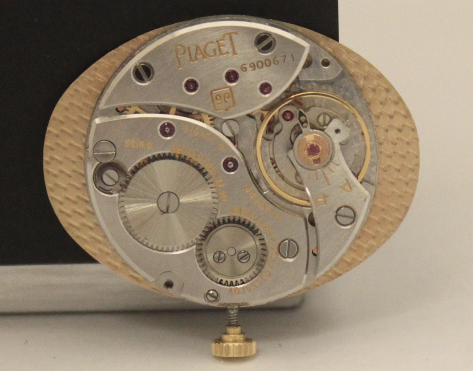 Piaget 9P 18 Jewel Hand-Winding Champagne Dial Working Movement