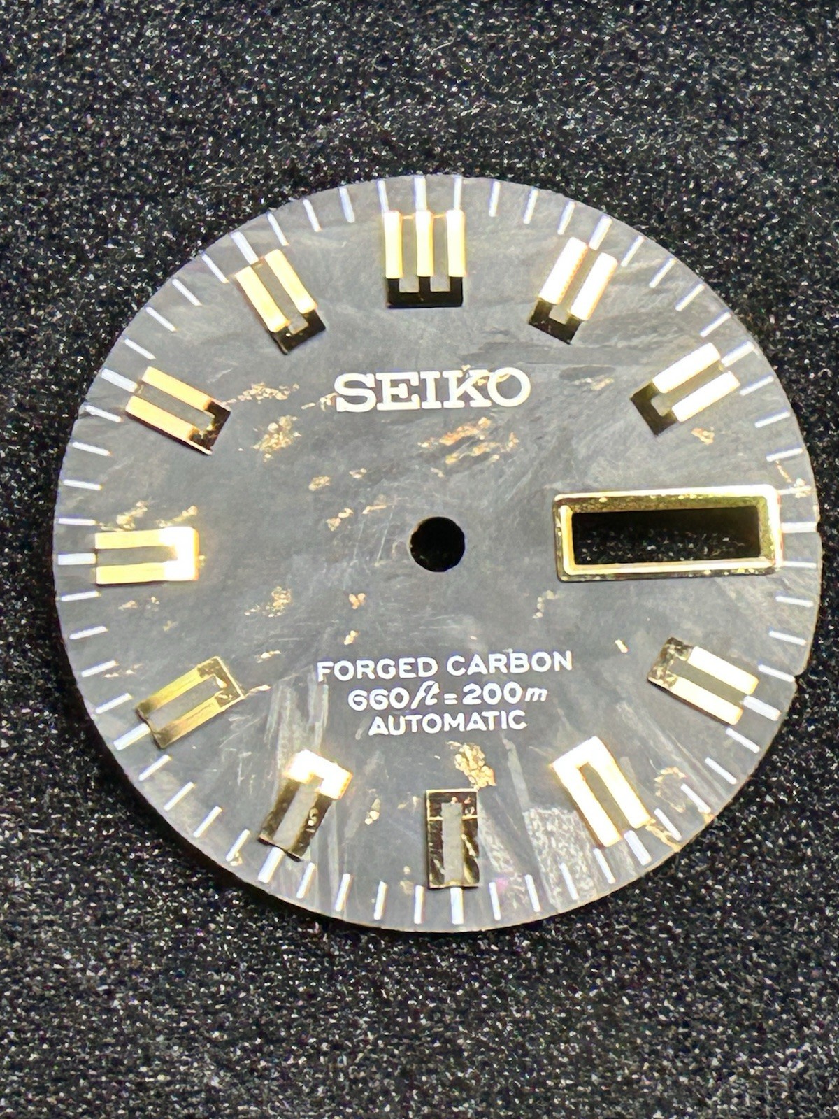 Replacement Dial suitable for Seiko/NH36-28.5mm/3.0h-Black Carbon With Gold Leaf