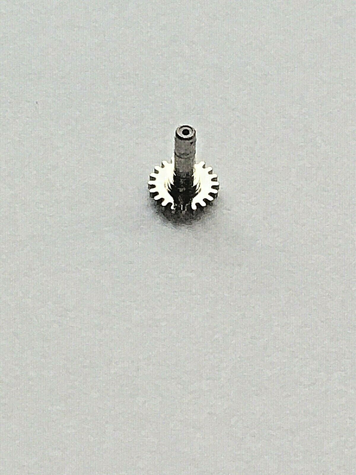 Genuine Rolex Datejust Date ,2135-335 Minute Pinion. Part # 335.