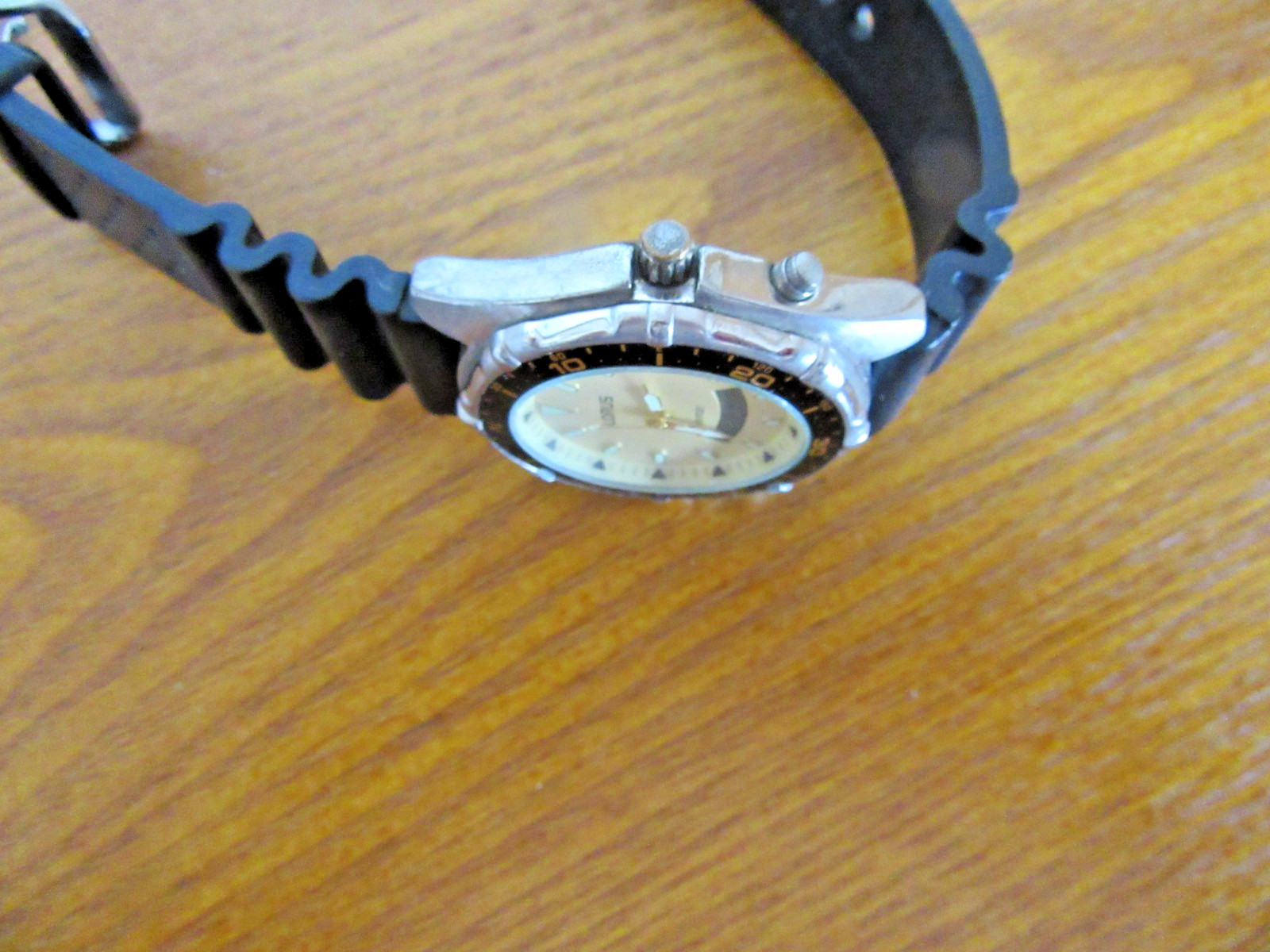 GENTS LORUS VINTAGE COMBO, DIGITAL & ANALOG FOR PARTS OR REPAIR. SKU 2131-11