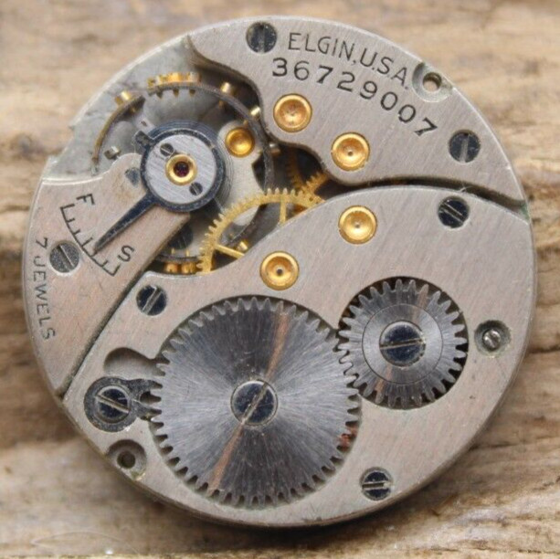 1937 ELGIN 36729007 WATCH MOVEMENT GRADE 526 8/0s 7j (PH2)