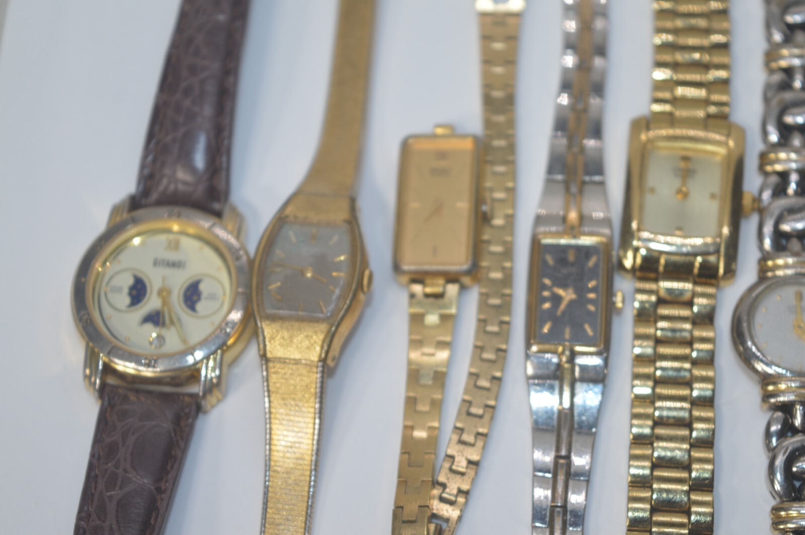 JOB lot of 10 watch’s vintage As Is SEIKO**CITIZEN**TIMEX**GUESS etc. Dont run