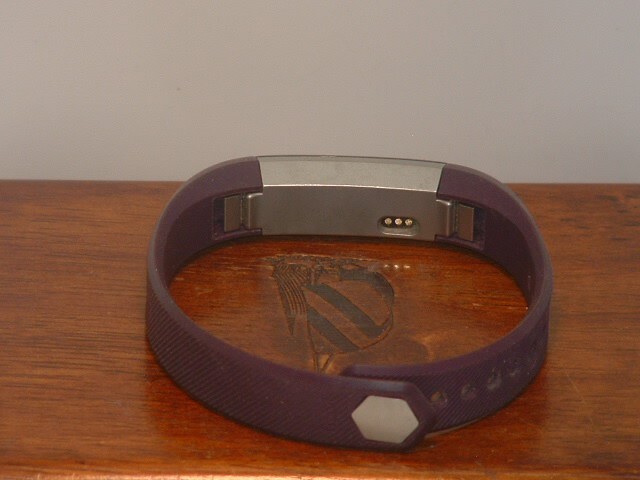 Pre-Owned Fitbit Purple 2015DJ5660 Smart Band (For Parts)