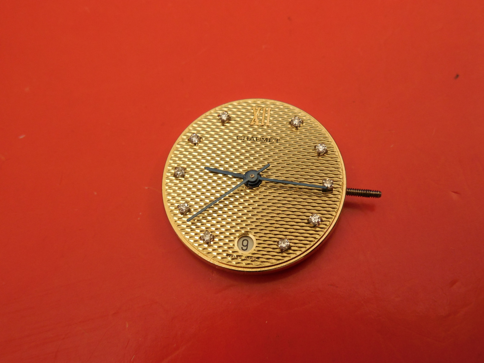 GENUINE CHAUMET 956.114 SEVEN JEWEL MOVEMENT WITH DIAMOND DATE DIAL AND HANDS
