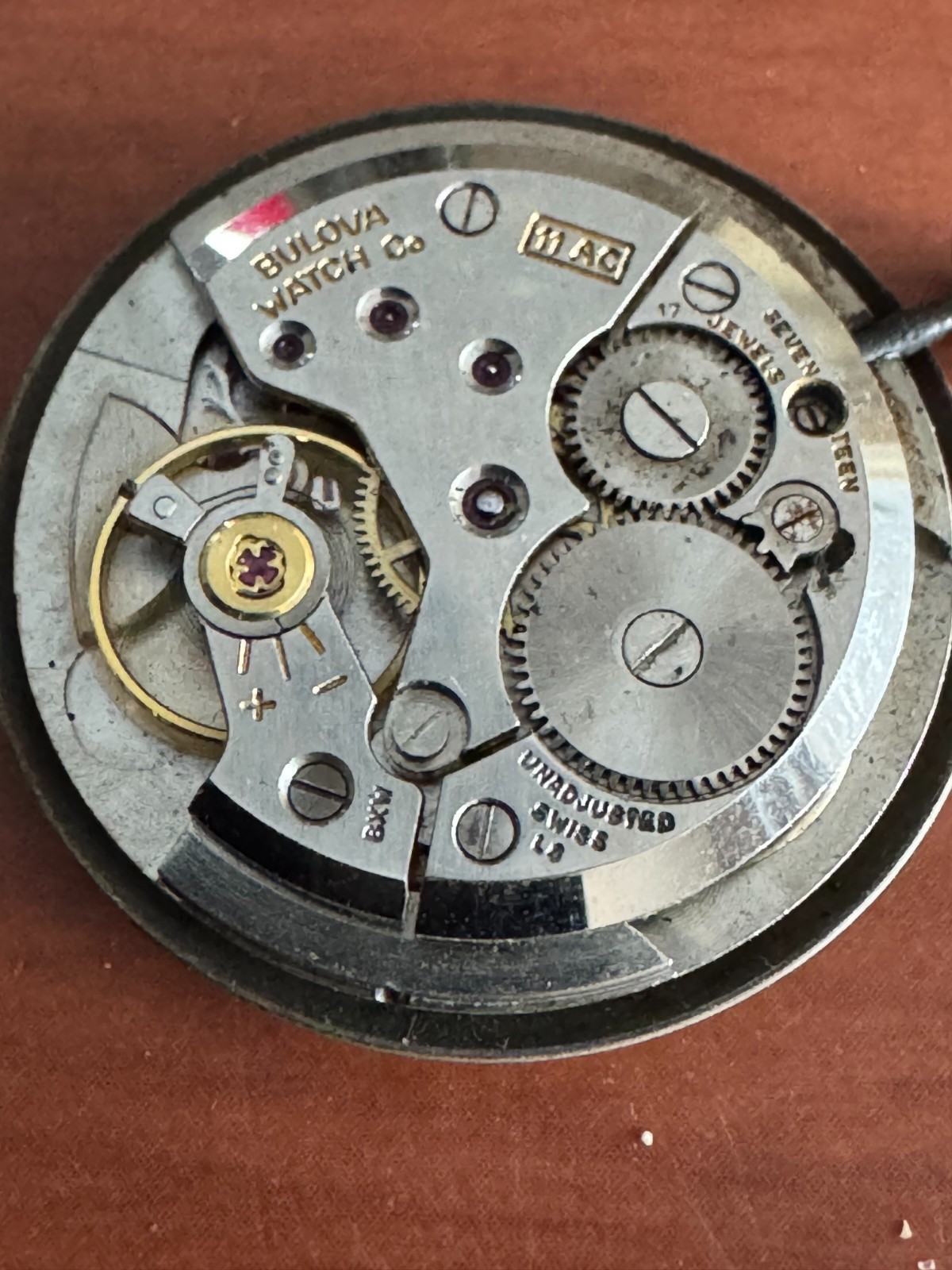 VINTAGE MEN’S BULOVA WRISTWATCH MOVEMENT CAL. 11AC KEEPING TIME 17 JEWEL