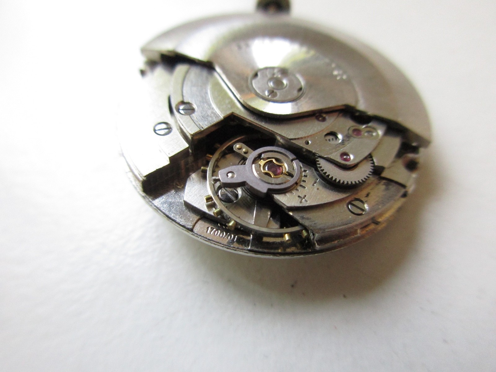 AS A. Schild cal. 1700/01 Swiss watch movement – date at 3 – running