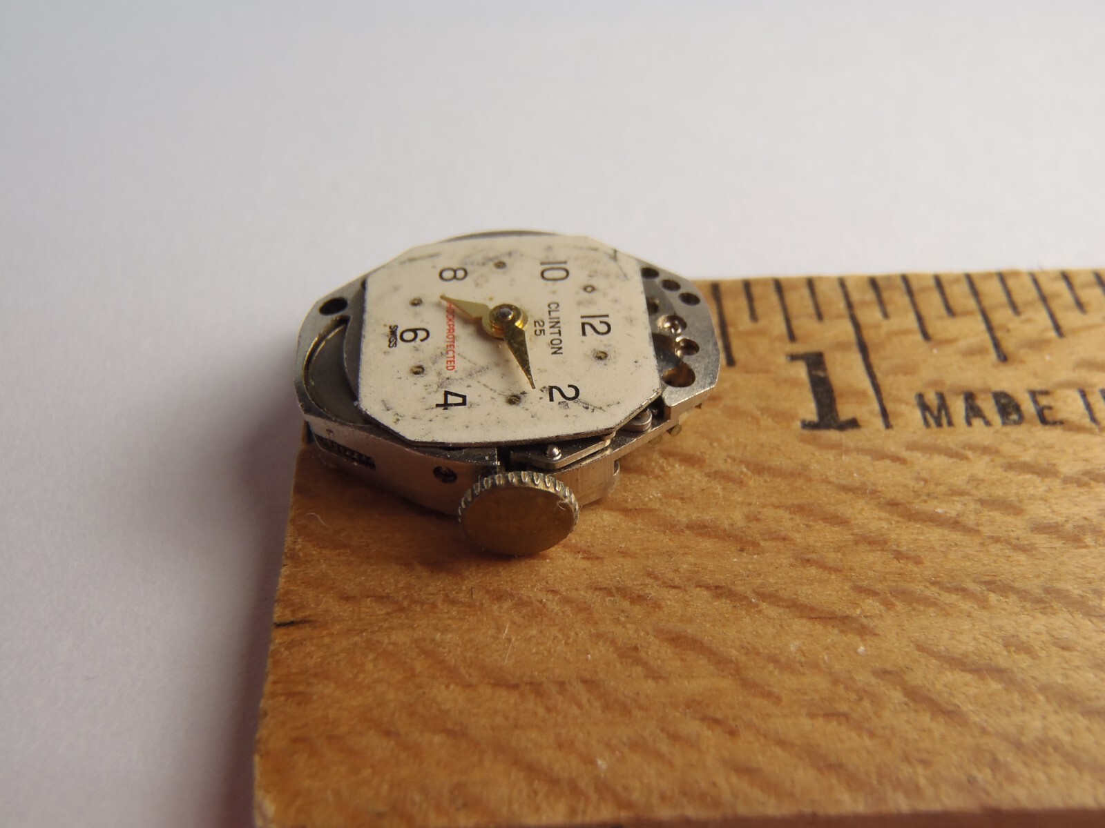Clinton 25 Jewel Watch Movement Mechanical (Manual) 18mm x 15mm Balance Rotates