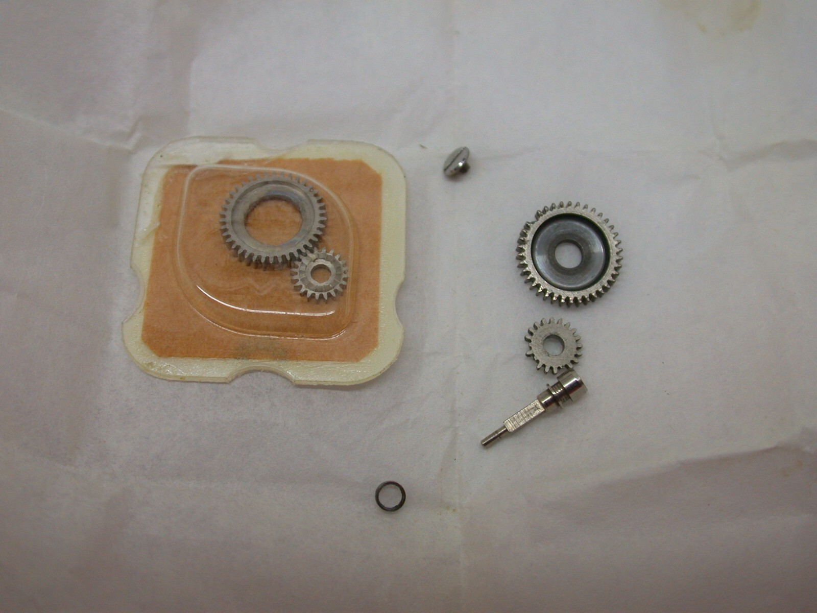 WATCHMAKERS – UT POCKET WATCH PARTS – VINTAGE – 27MR2