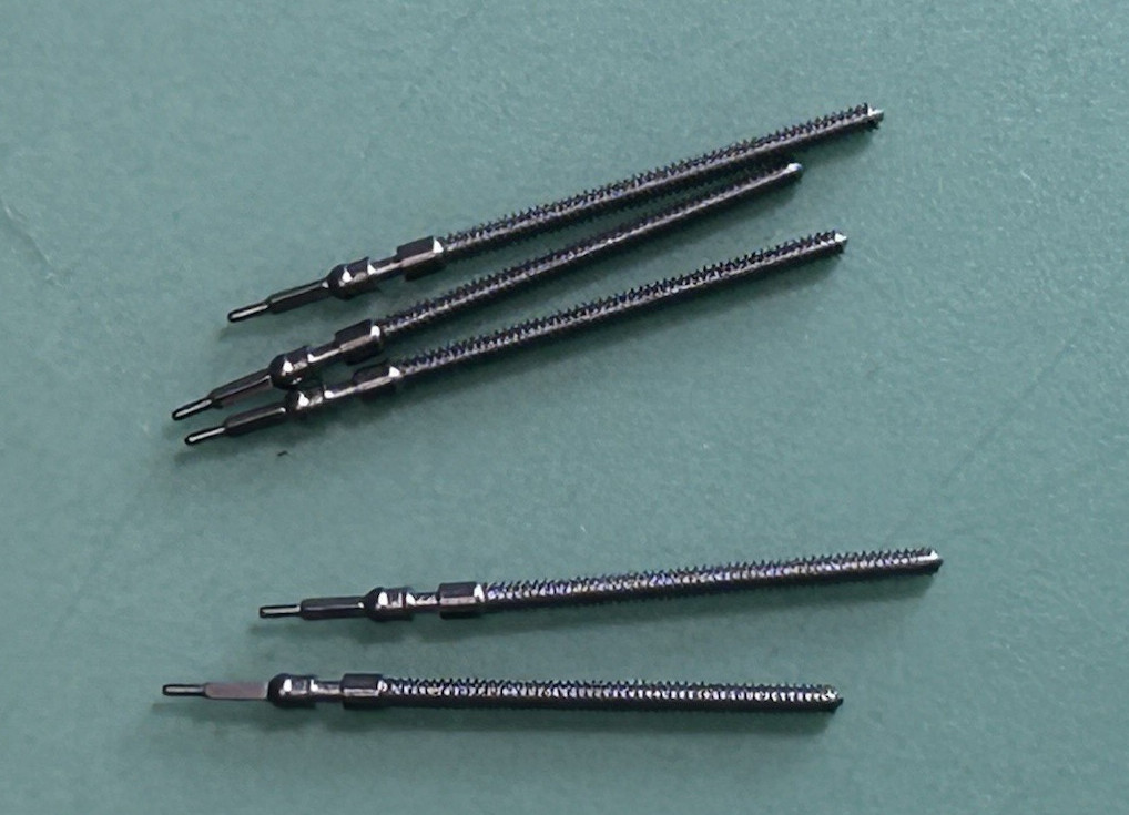 Miyota / Citizen – Cal. 2025 – Stem – .87 mm / Tap 10 / 18.25 mm long