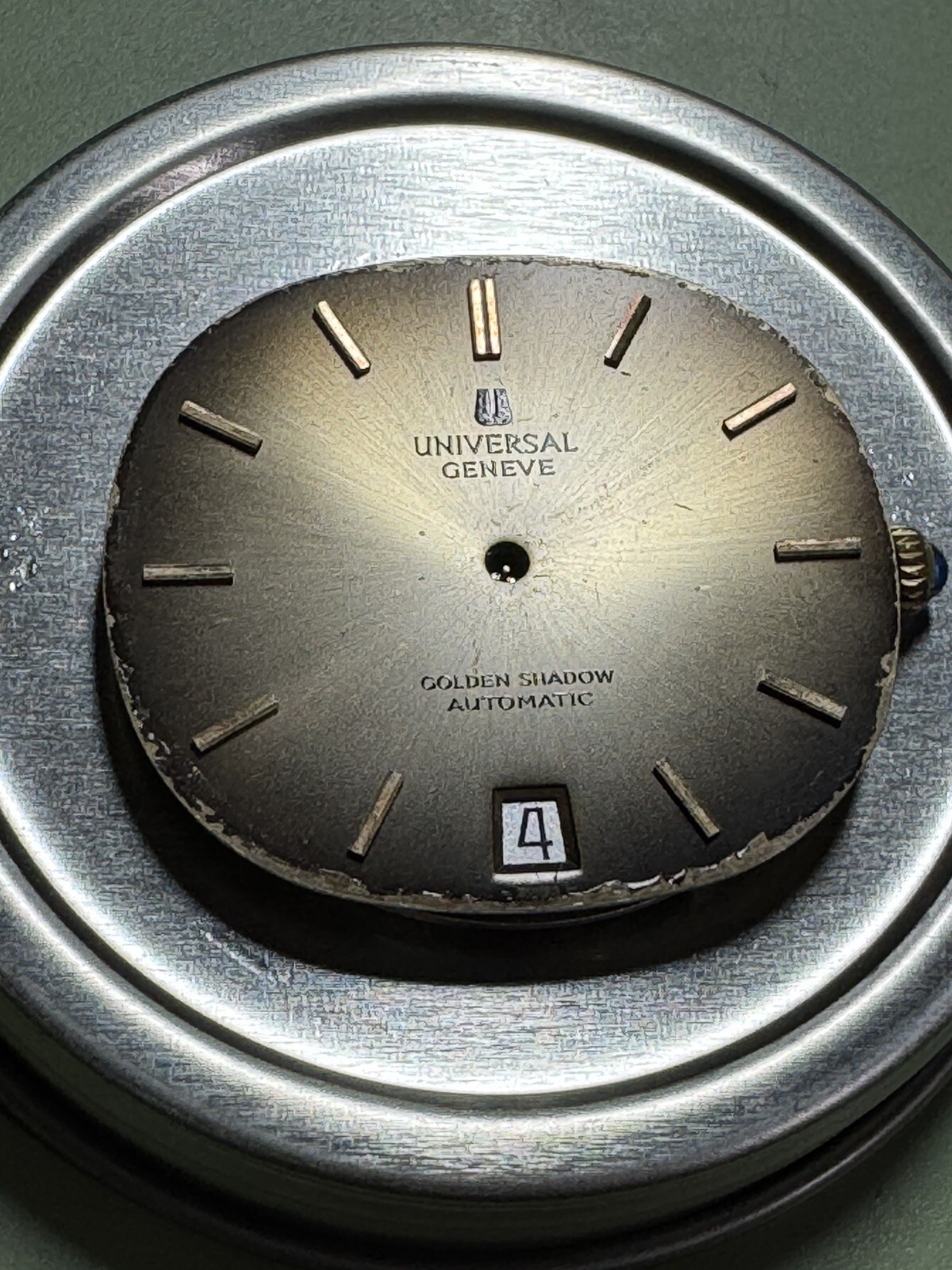 UNIVERSAL GENEVE cal. 2-67 MICRO ROTOR MOVEMENT / GOLDEN SHADOW DIAL and CROWN