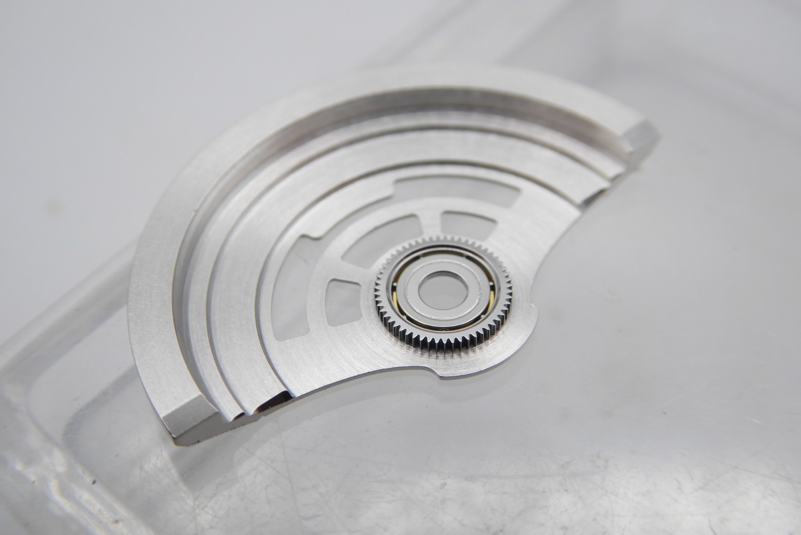 Rolex Oscillating weight rotor 3235-570