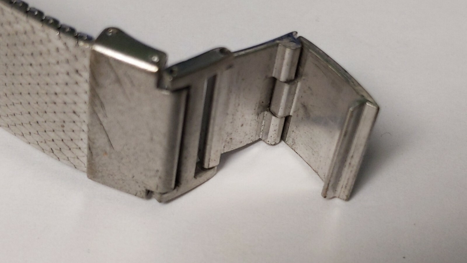 Bulova watch P7000 Peseux movement. hand wind. RUNS. 17 jewels Swiss made with B