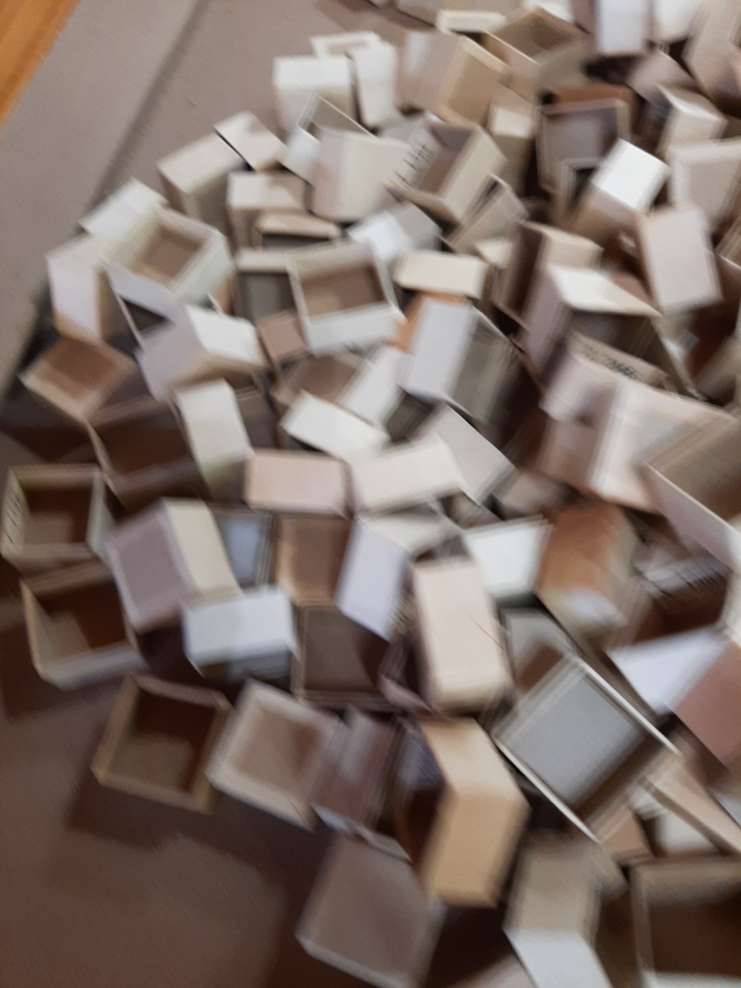 LOT OF 60 PLUS B B GLASS WATCH CRYSTALS WATCHMAKER REPAIR PLUS BOXES