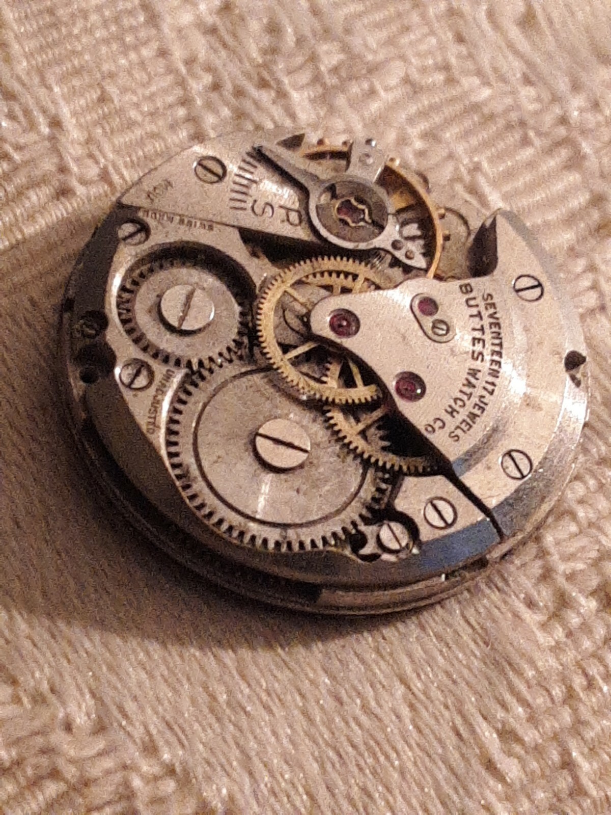 Early Butex Buttes Watch Co 17 Jewels Watch movement For parts / a is