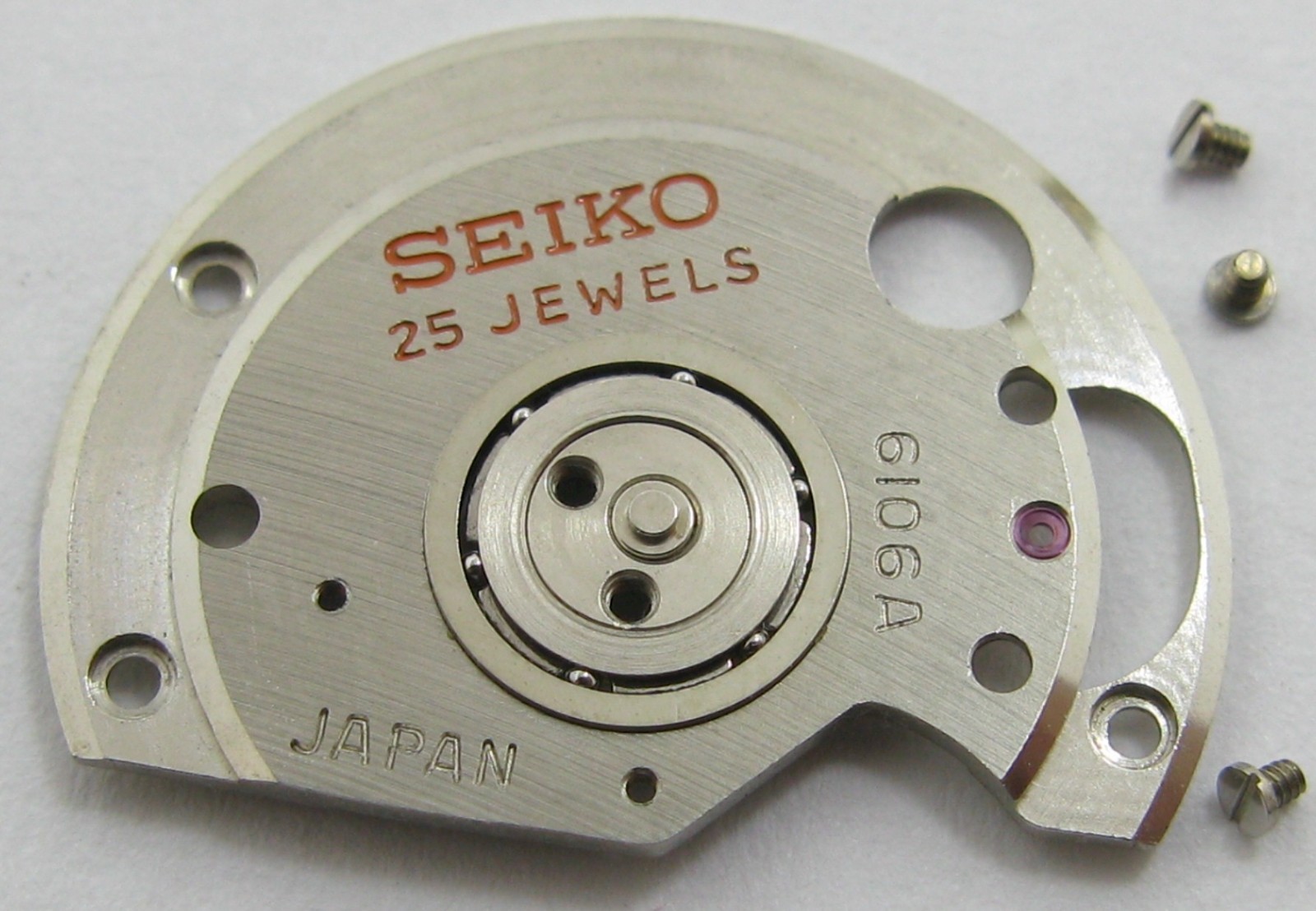 Seiko 6106 A 25 jewels watch part: upper oscillating weight bridge