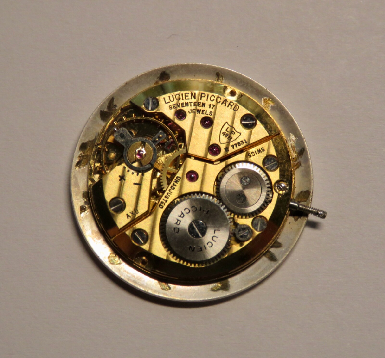 VINTAGE LUCIEN PICCARD Cal. LP48B 17 JEWEL MOVEMENT WINDS, SETS ,GOOD BALANCE