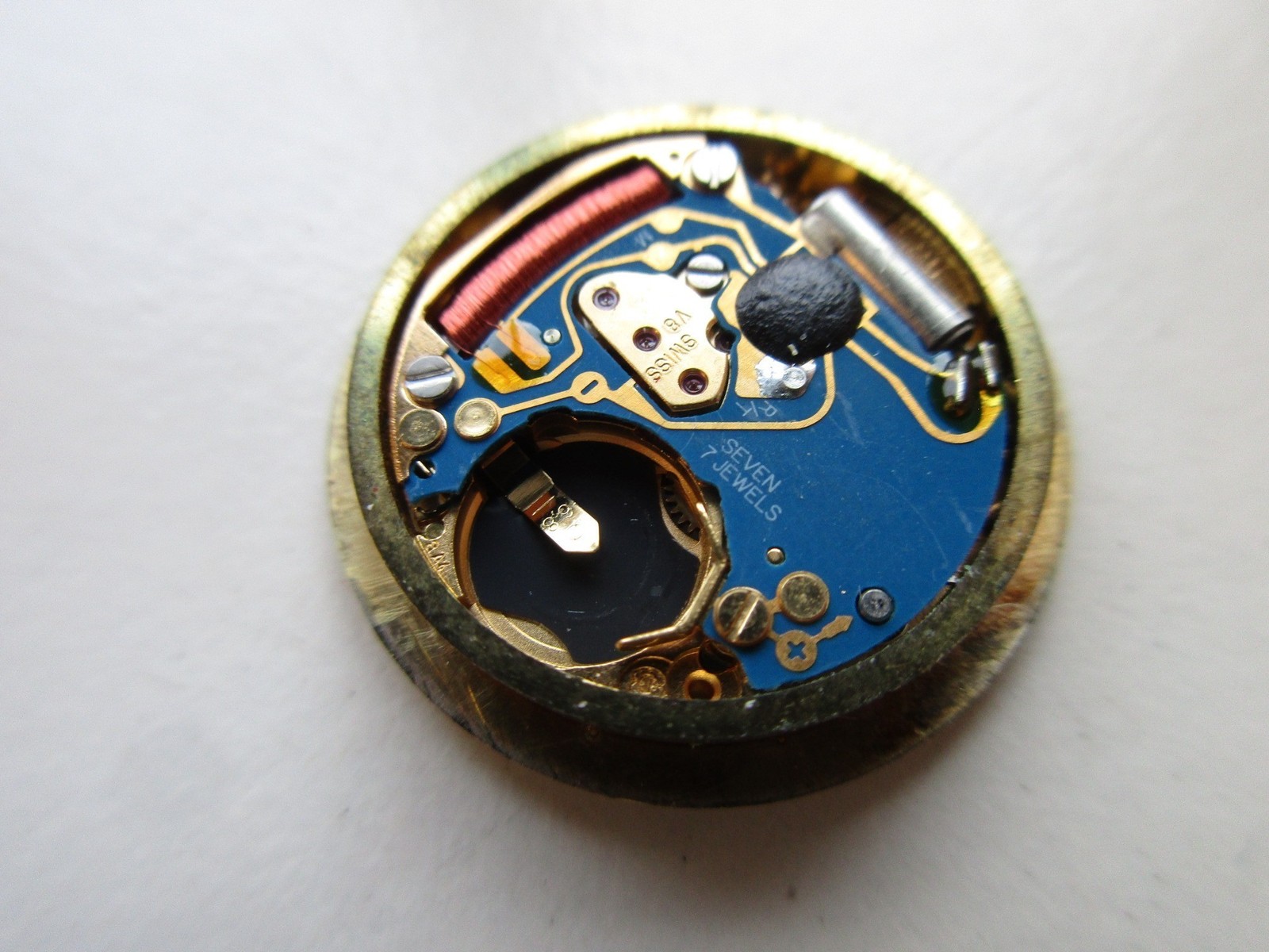ETA cal. 956.112 Swiss 3-hands watch movement – white date at 6 – running