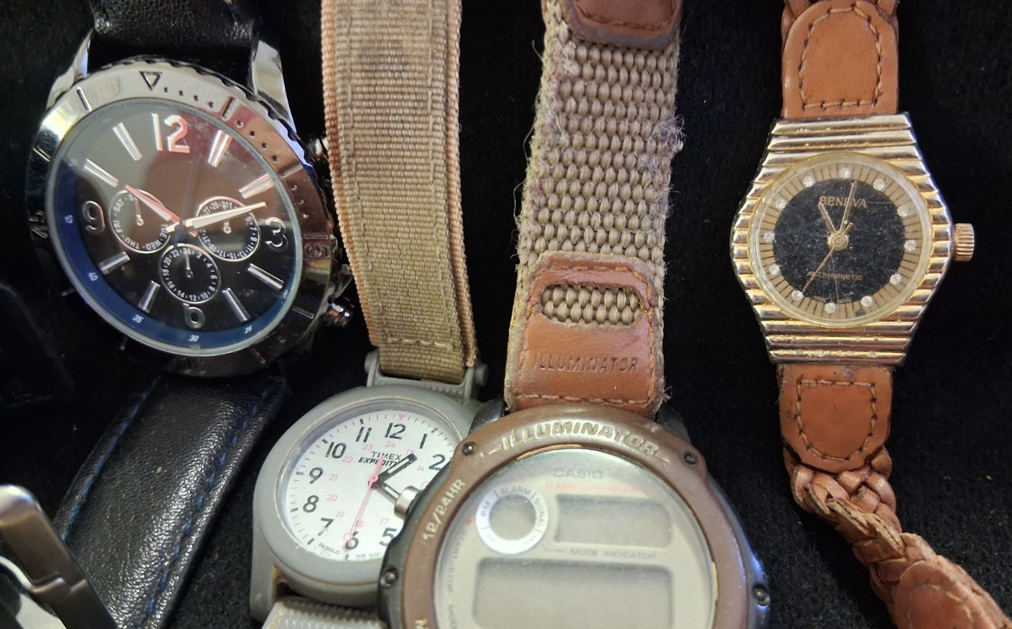 JUNK DRAWER VINTAGE WRISTWATCH LOT MIXED ASSORTMENT TIMEX CARRIAGE CASIO & MORE