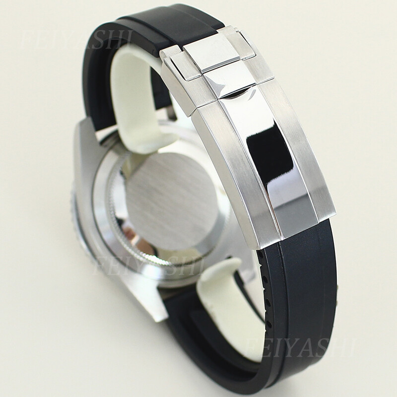 silvery 40mm Yacht Watch Case Rubber Strap With Stainless Steel Sliding Buckle