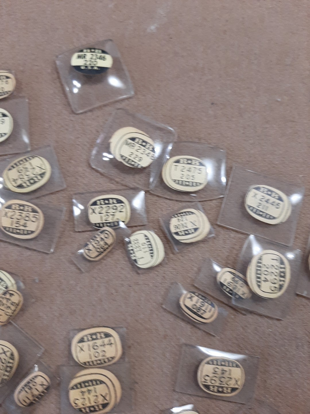 LOT OF 60 PLUS B B GLASS WATCH CRYSTALS WATCHMAKER REPAIR PLUS BOXES