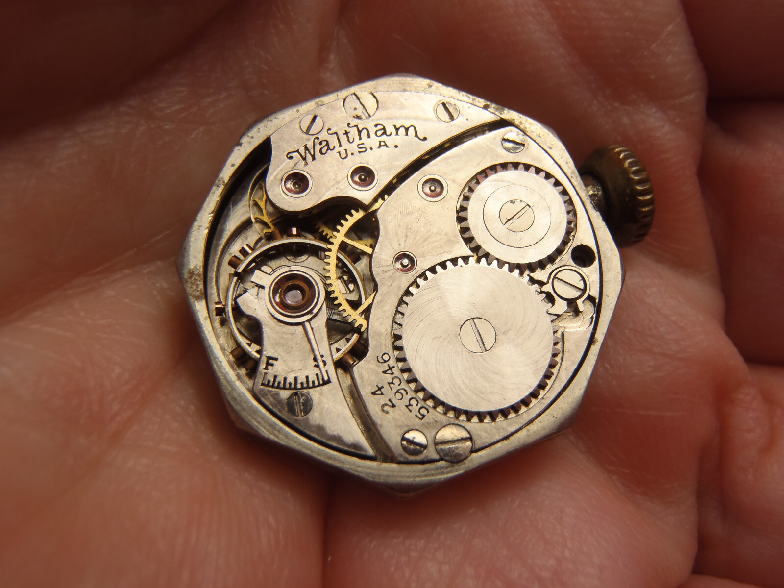 WALTHAM 24 539346 MOVEMENT WIND-UP 27.2 mm X 22.7mm SOLD 4 PARTS