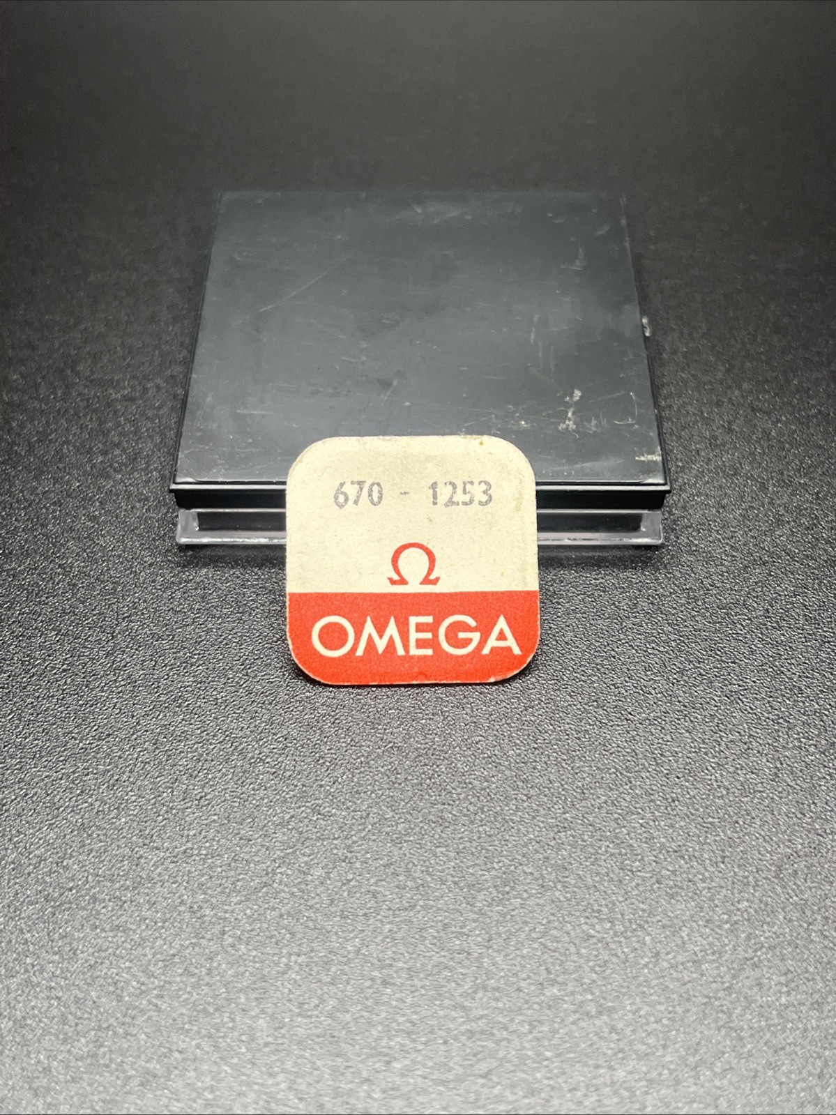 New Genuine Omega Cal. 670 Part 1253 Sweep Seconds Pinion