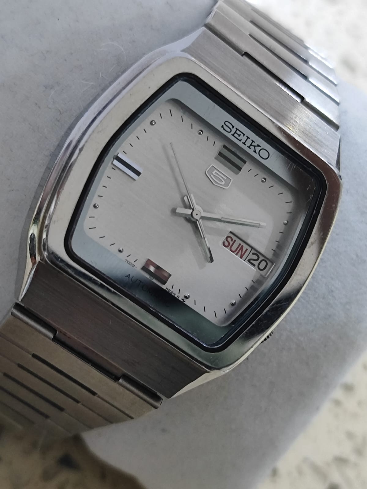 1982s – Seiko NOS Rare Vintage Seiko 5 Automatic 7009-5450 Silver Dial Working