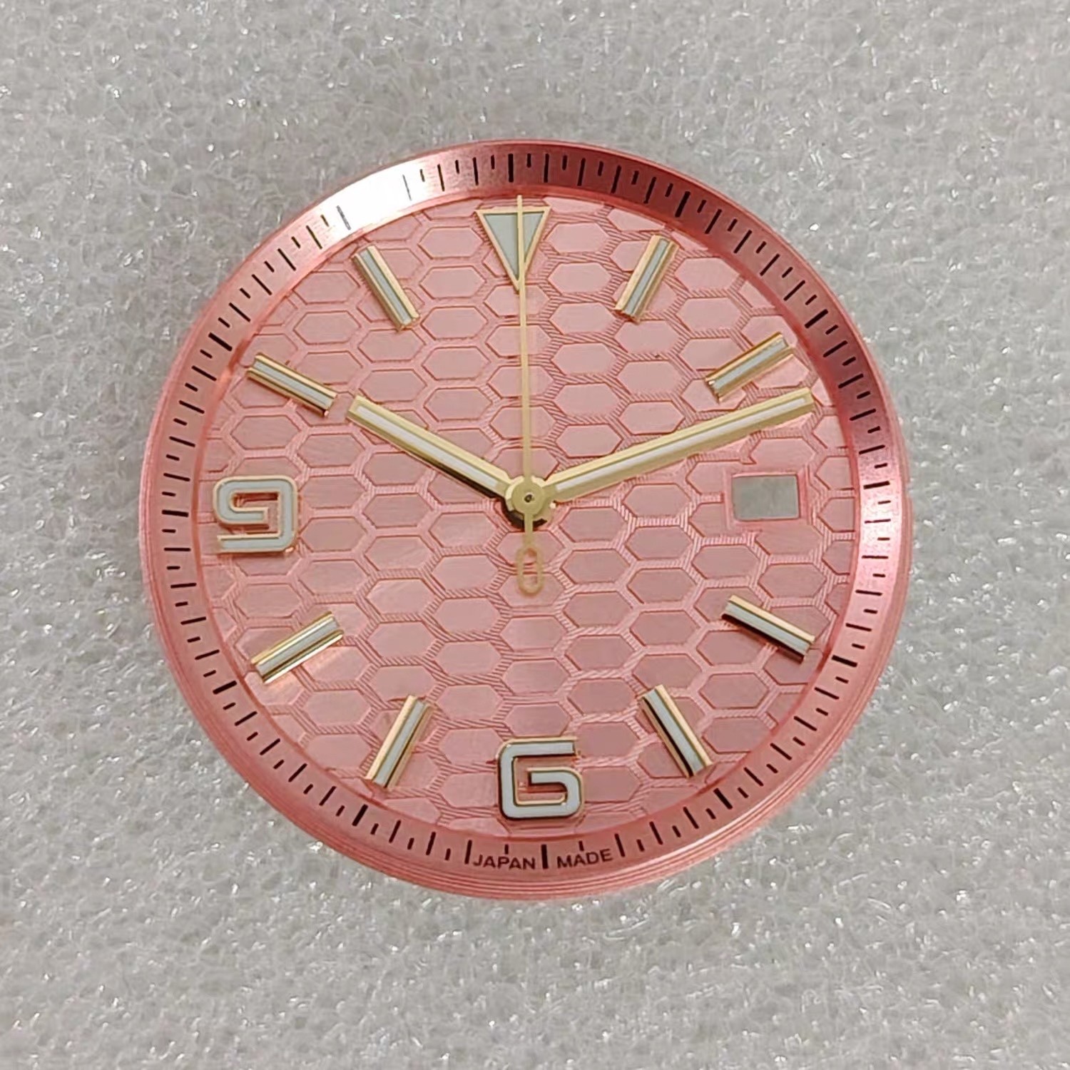 33.8mm Honeycomb Luminous Watch Dial + Gold Hand Set for NH35 NH36 Date