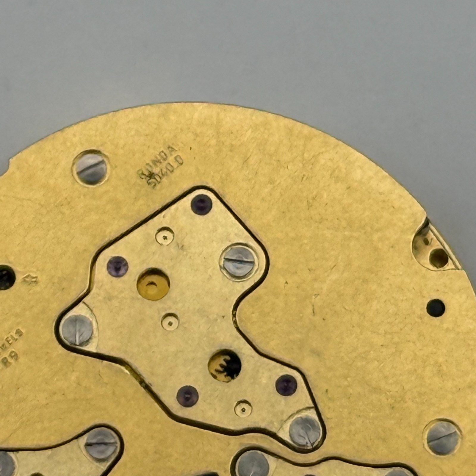 Ronda 5040.D Watch Movement Quartz Swiss R9 13 Jewels Vintage Parts 28.5mm