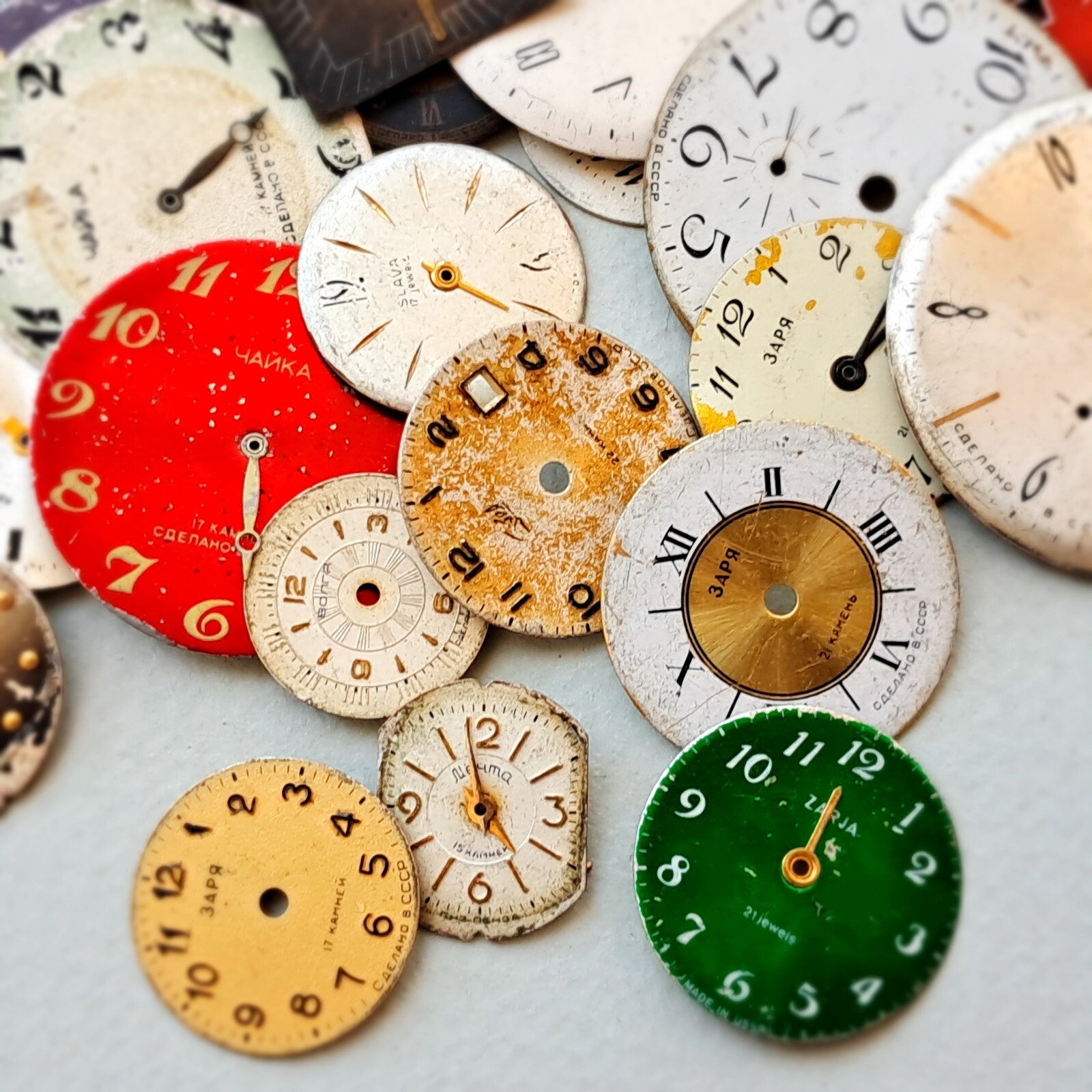 🕰️ 100g Vintage Watch Dials for Steampunk Art Jewelry Repair USSR Clock Parts
