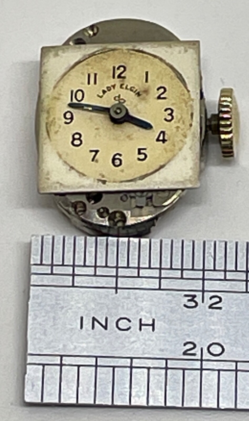LADY ELGIN 650 MOVEMENT 19 Jewels 4 Adjustments Runs