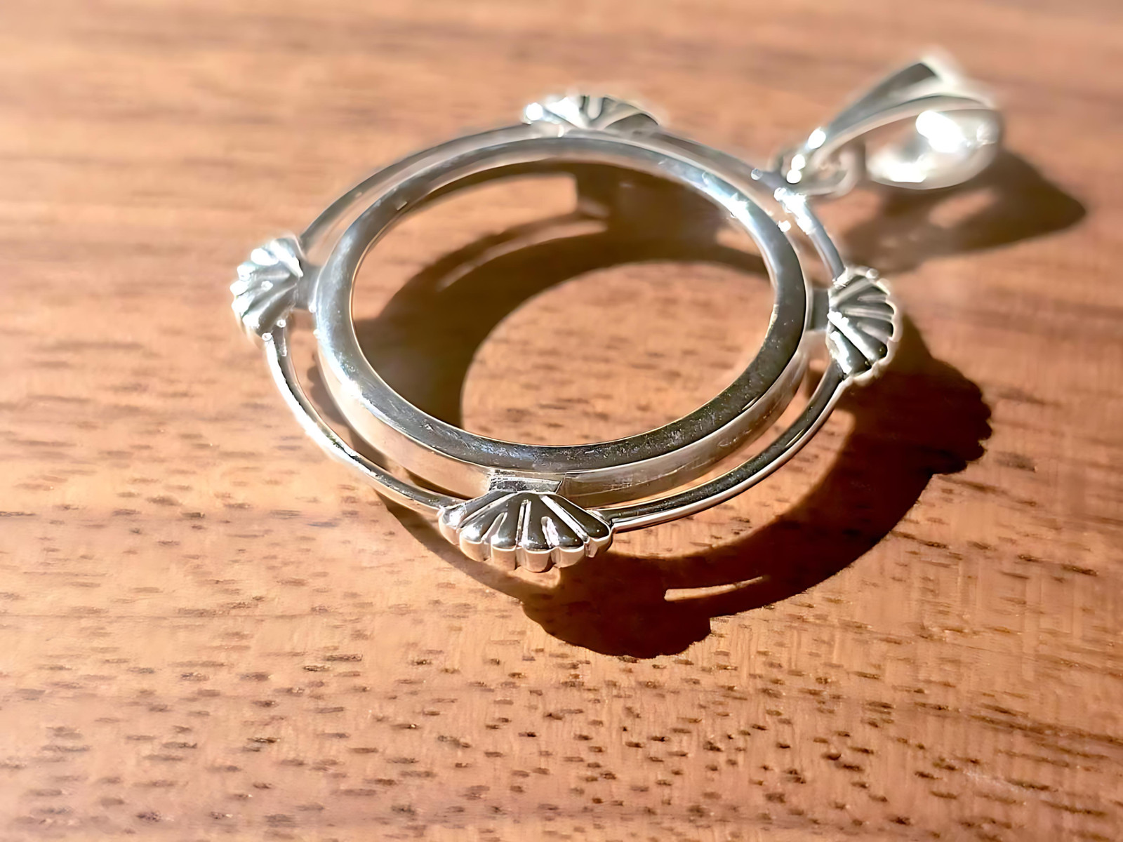 925 Sterling Silver Prong Back Clamshell Edge Bezel for 22mm Nickel 5 Cent Coins
