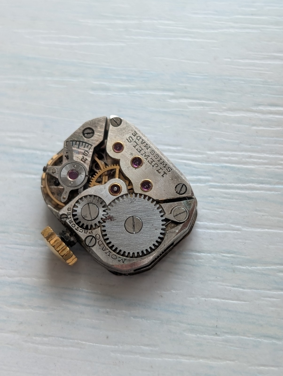 Vintage Movado 675 Mechanical Watch Movement (Runs)