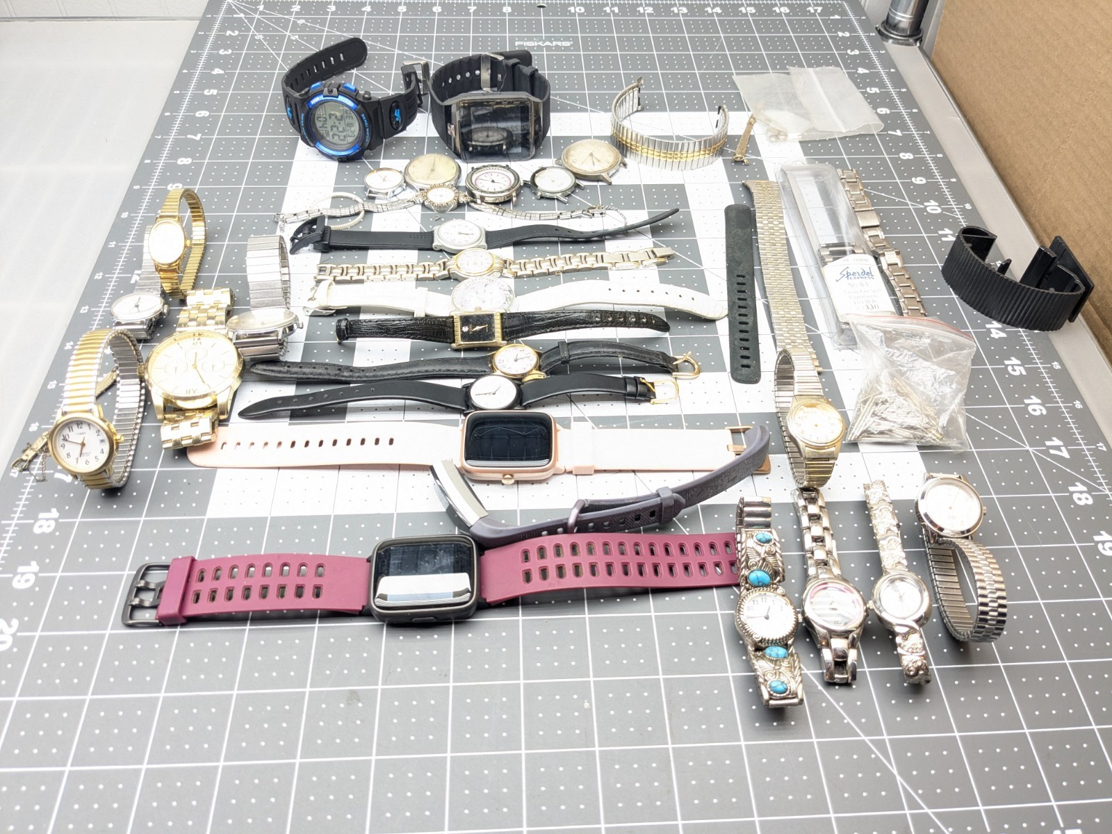 Bulk Watch Lot Timex,Fossil,Quartz Movements 25 Watches + Accessories