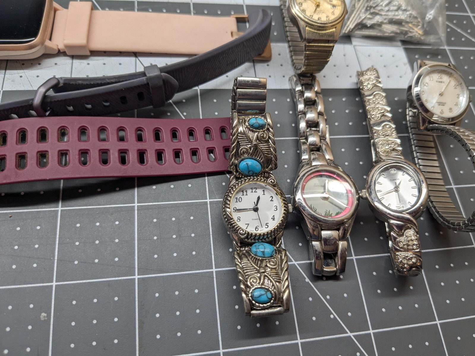 Bulk Watch Lot Timex,Fossil,Quartz Movements 25 Watches + Accessories