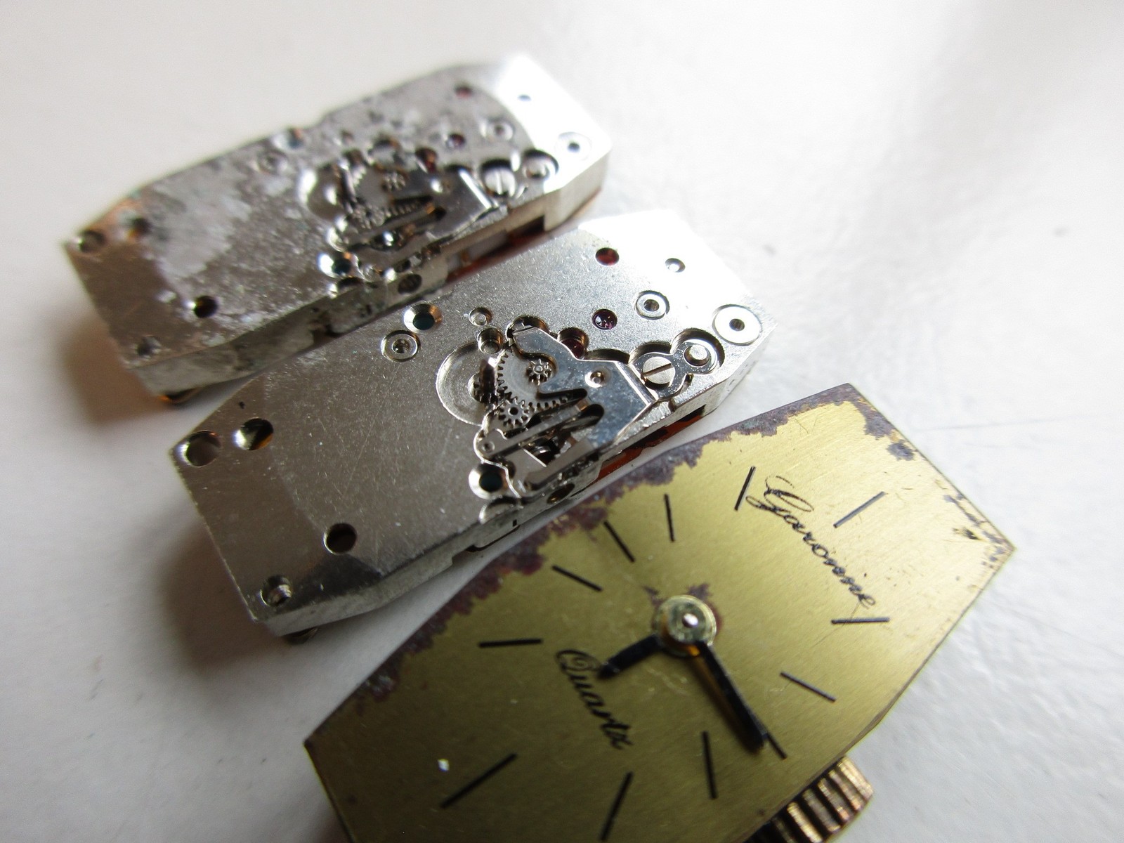 FHF cal. 102.001 Swiss quartz vintage watch movements – for parts