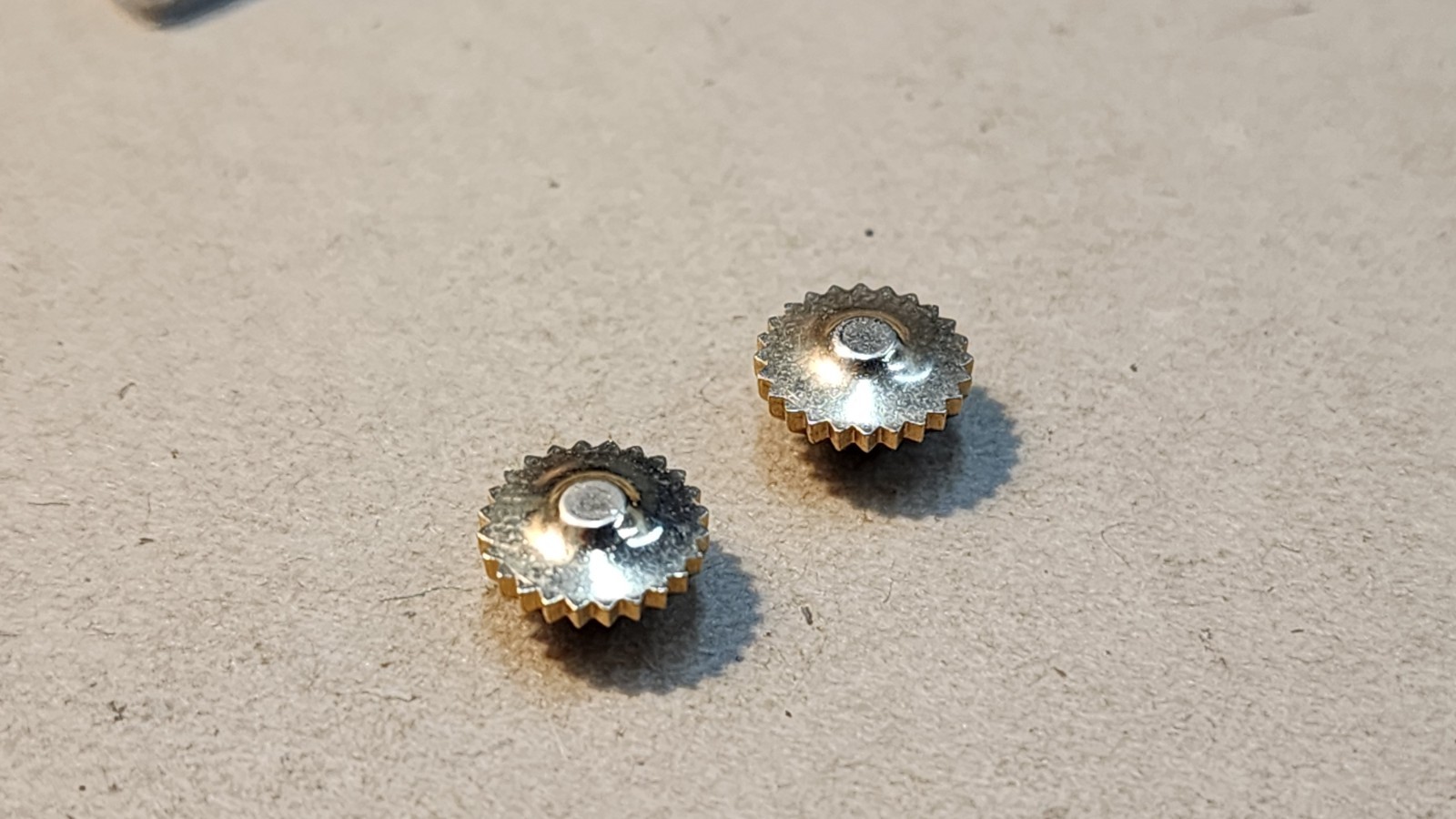 Lot Of 2 Vintage NOS Pocket/Wristwatch Tap 7 Yell GF Dustproof Crowns 7.2mm Diam