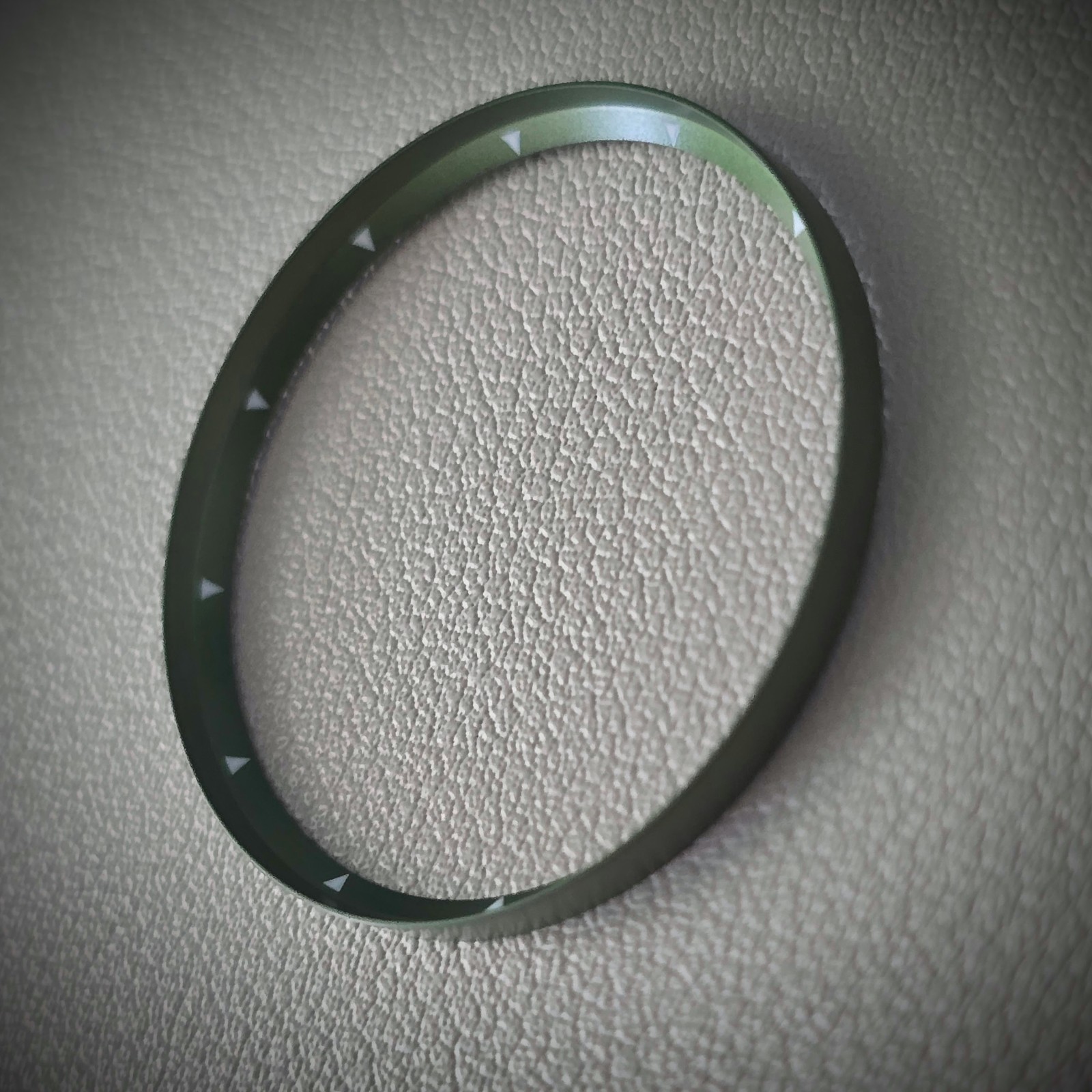 SEIKO Chapter Ring SKX007 / ANGLED TRIANGLE Army Green Brushed + White