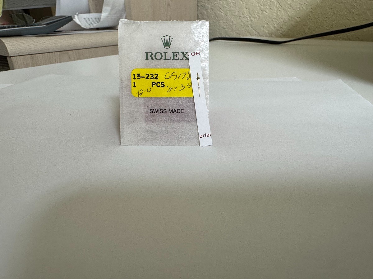NOS Genuine Rolex 15-232 18K Yellow Gold Second Hand 2135