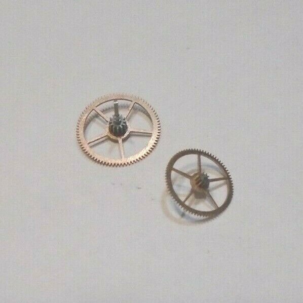 ILLINOIS 0 SIZE POCKET WATCH CENTER AND THIRD WHEEL 944-1366 ——- STAR – 25-1