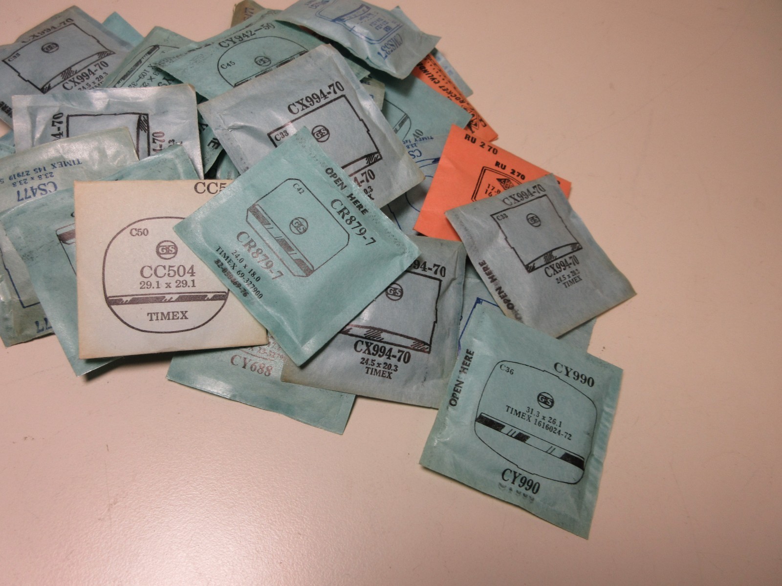 LOT OF GS SUC WATCH CRYSTALS FOR TIMEX NEW OLD STOCK FLEXO WATCHMAKER #209