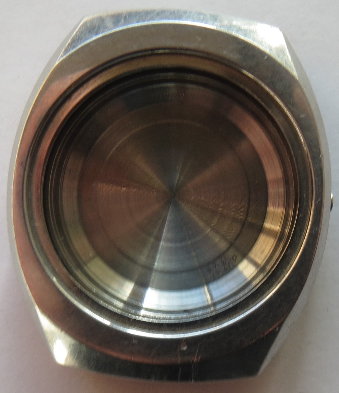 Mens wristwatch steel case screwback 36,5 mm. in diameter for movement 30 mm.
