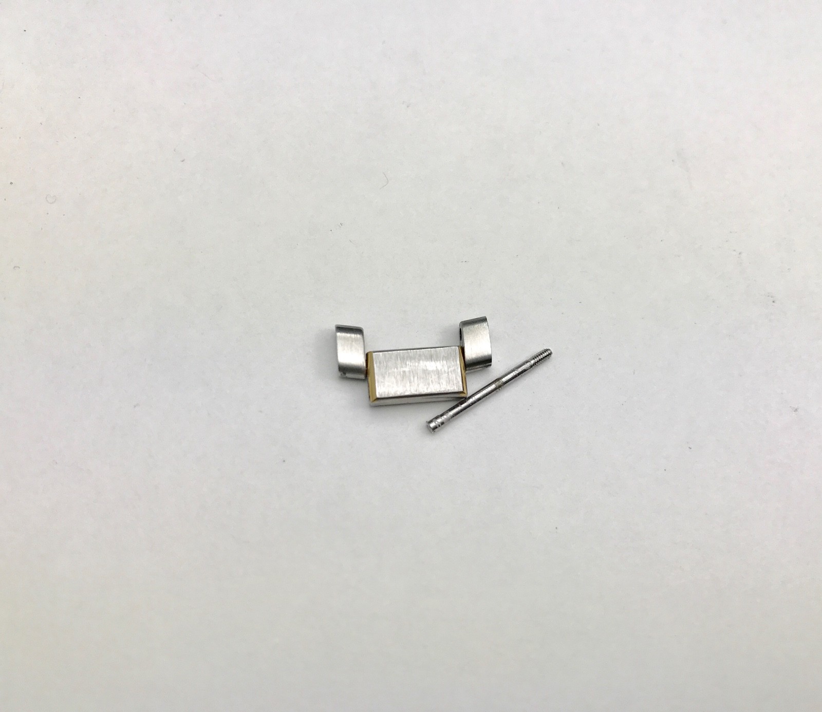 Men’s Movado Verso 85-G1-885 S/S Gold Plated Half Link with Screw Type Pin 16mm