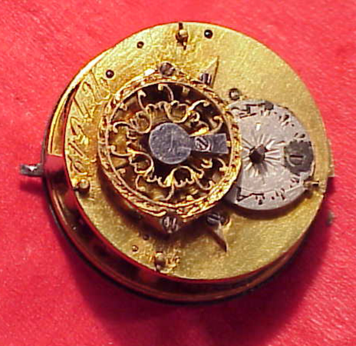 VINTAGE SMALL VERGE FUSEE POCKET WATCH MOVEMENT 22.69MM ACROSS DIAL UPPER PIVOT