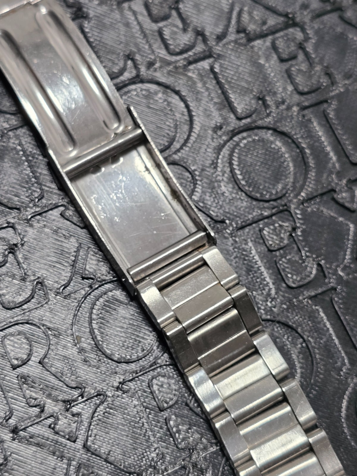 Vintage Omega Bracelet 1187 188, used in nice condition.