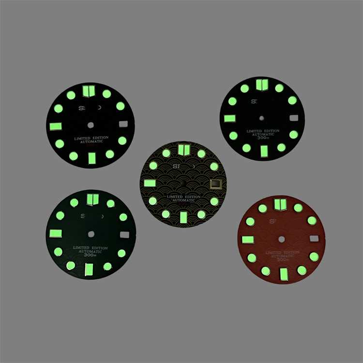28.5mm Fish Scales Watch Dial Green Luminous Date Fit Nh35 4R35 Movement