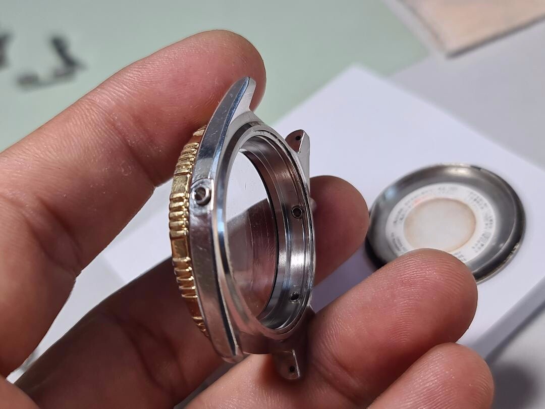 GENUINE USED COMPLETE CASE WITH ROTATING BEZEL SEIKO AVENUE 8M26-6000