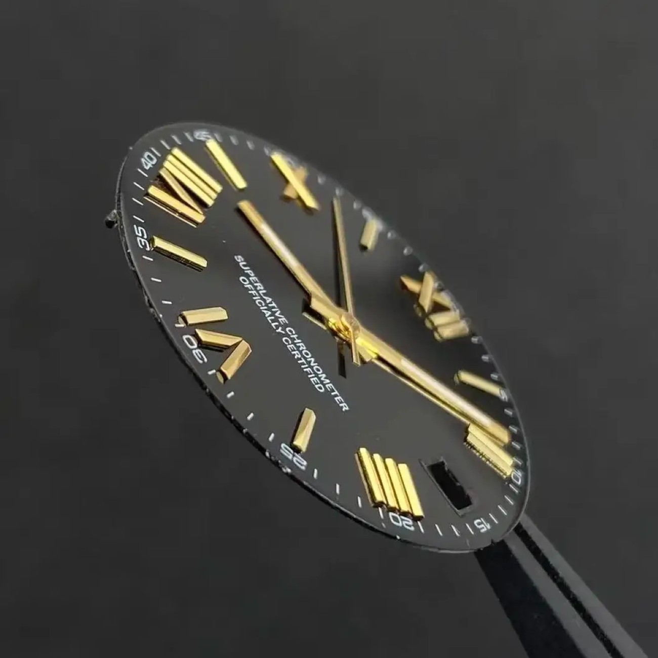 28.5mm Watch Dial Hands Green Lumin Single Calendar For NH35 36 38 4R Movements
